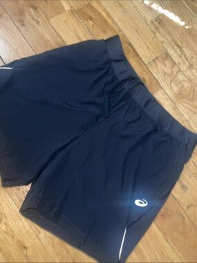 Black women’s Athletic Shorts -